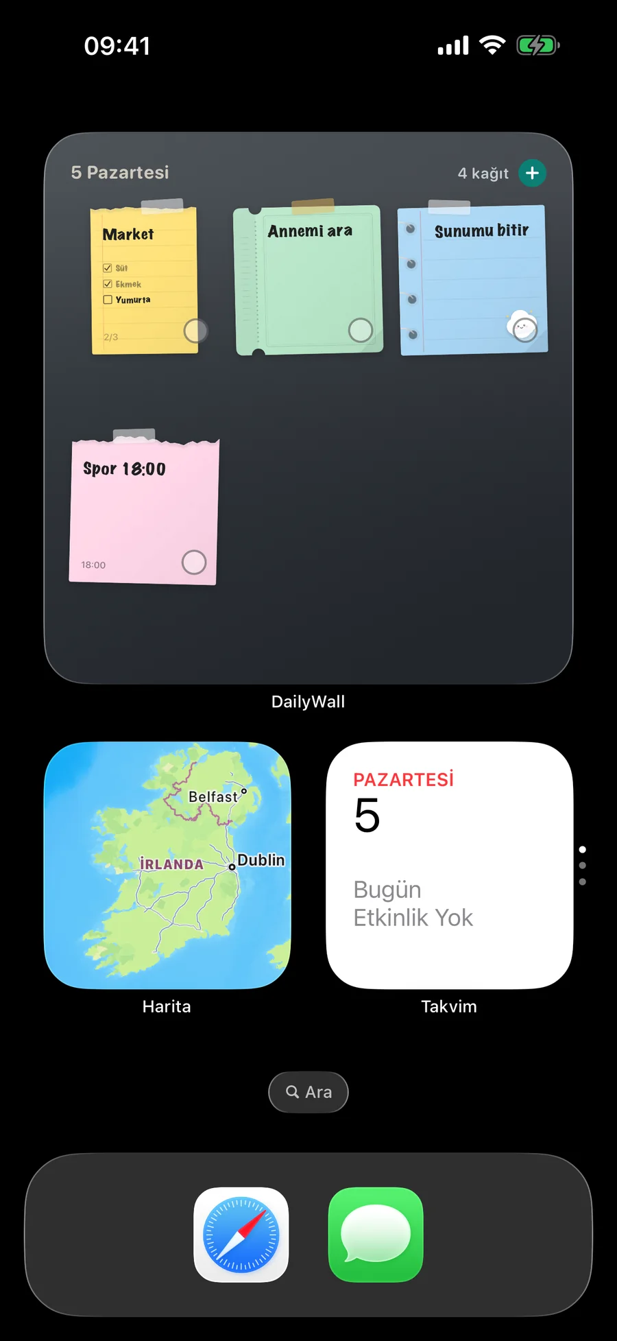 iPhone ana ekranında DailyWall widget’ı: alışveriş listesi, Annemi ara, Sunumu bitir ve Spor 18:00 notları